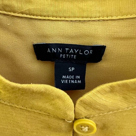 😊 3/$30 
Ann Taylor Sz SP long sleeve ruffled top mustard yellow/gold EUC - Picture 4 of 11